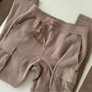 Alo Yoga Clay Cargo Sweatpants